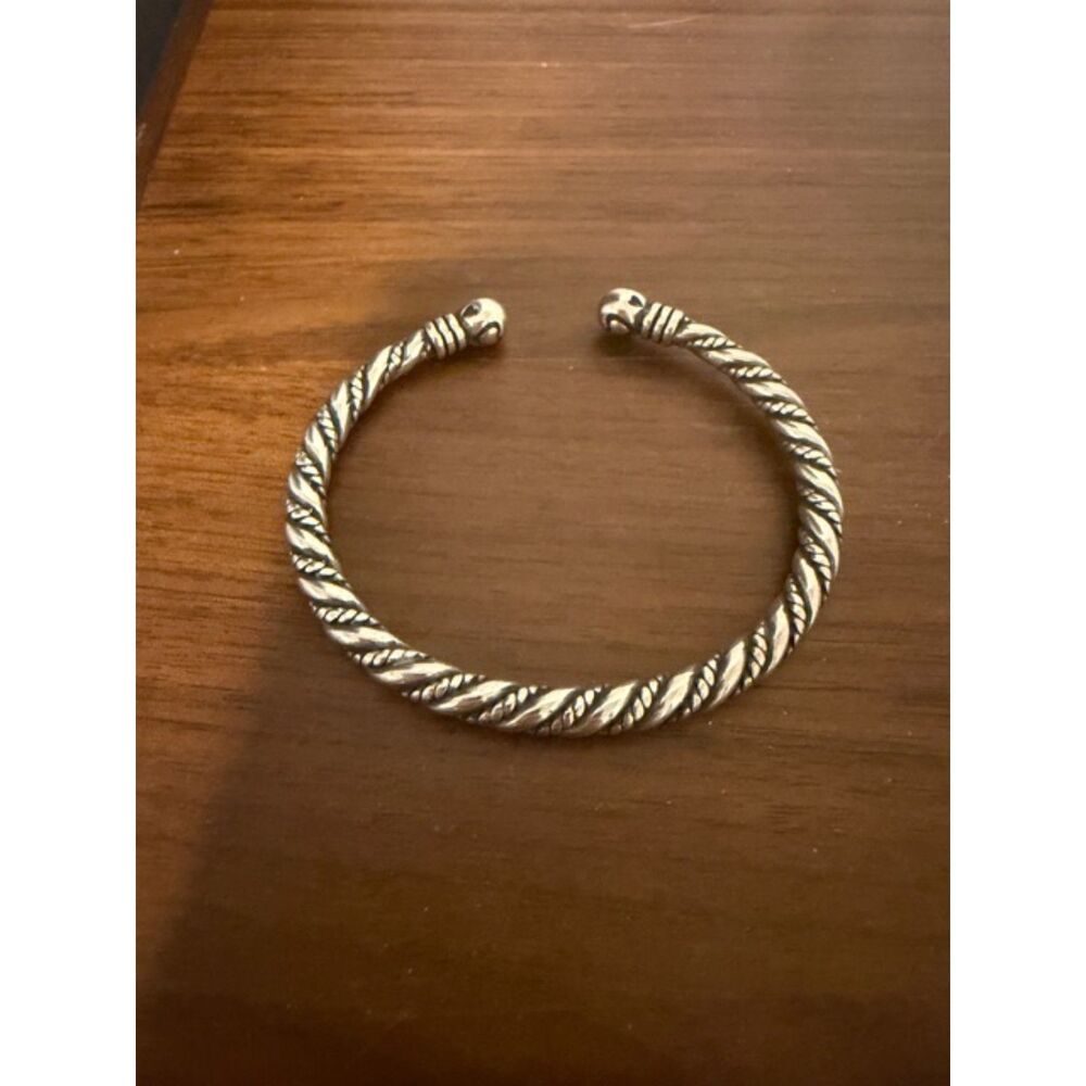 Silver Tone Twisted Cable Cuff Bracelet Heart Tips Rope Bangle